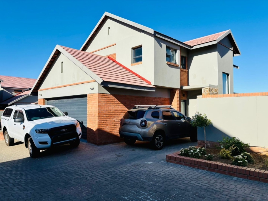 3 Bedroom Property for Sale in Somerton Estate Free State